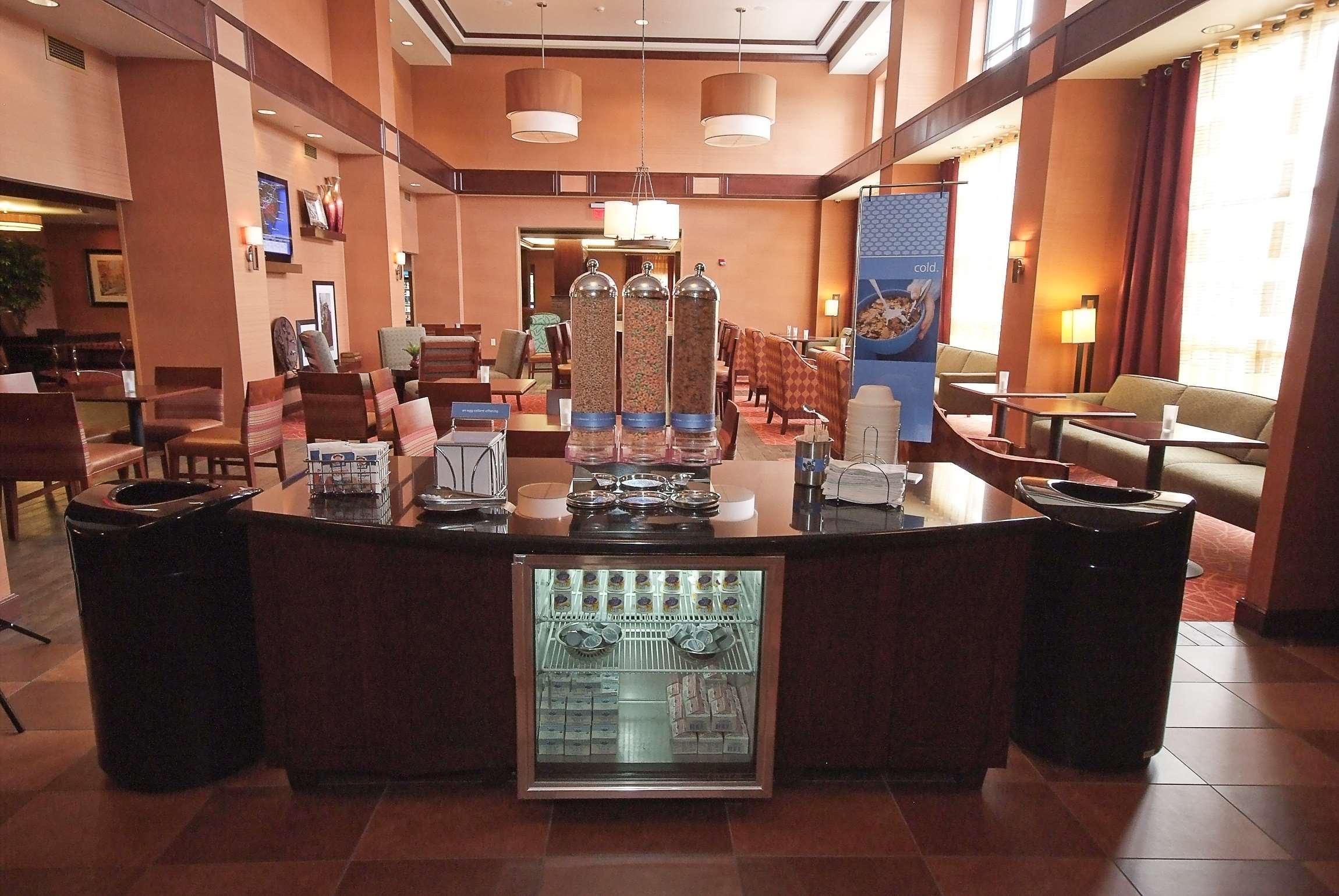 Hampton Inn&Suites Vineland Restaurant photo